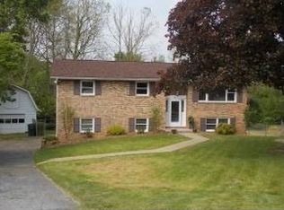 60 Deertrack Ln, Bristol, VA 24201