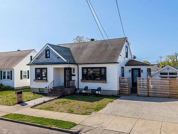 3rd image of 62 Maryland St