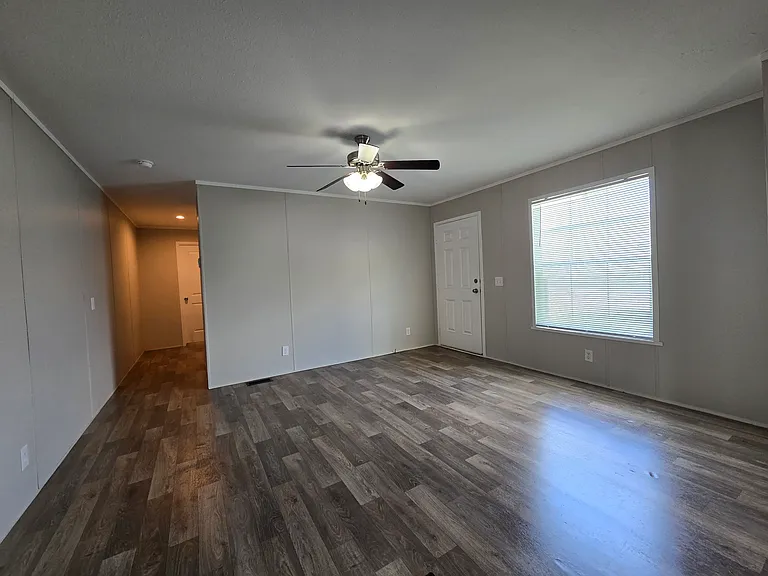 109 Dove Dr — Photo 2