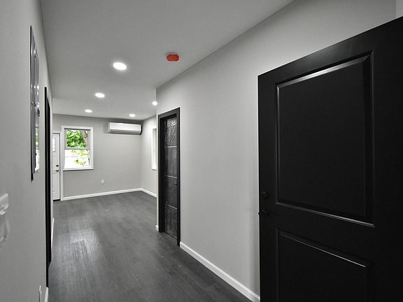 2nd image of 10846 153rd St #1
