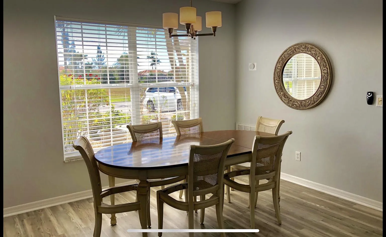 3 bed, 1327 sqft, $2,000 — Photo 2