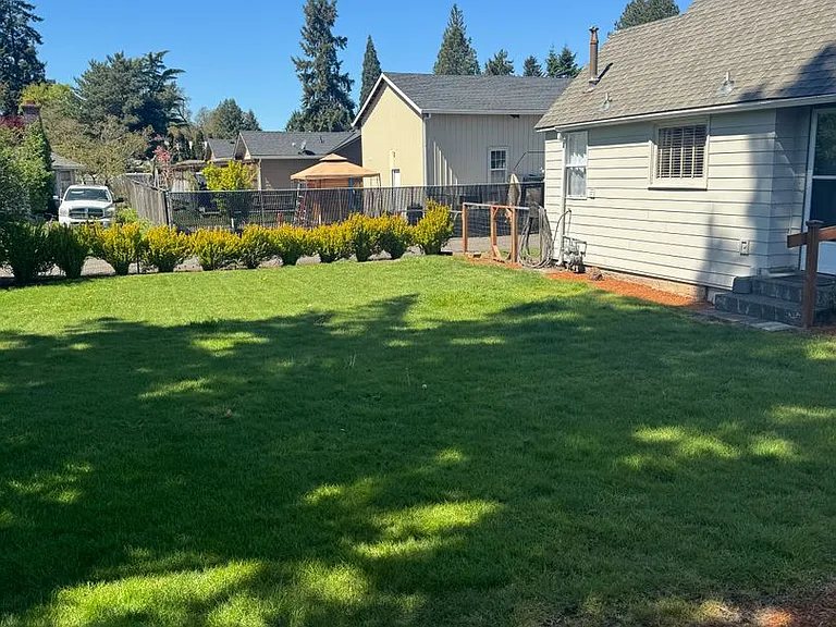 830 NE Sunrise Ln — Photo 26