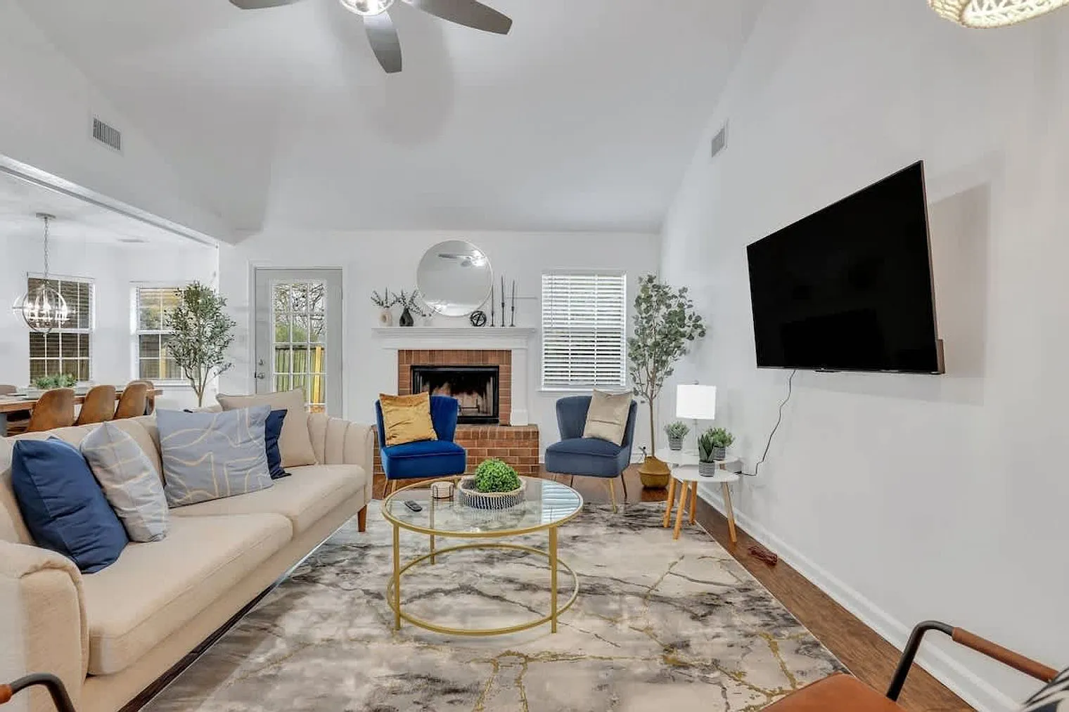 4 bed, 2.0 bath, 1399 sqft, $3,159 — Photo 1