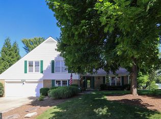 9029 Paddock Ln, Potomac, MD 20854
