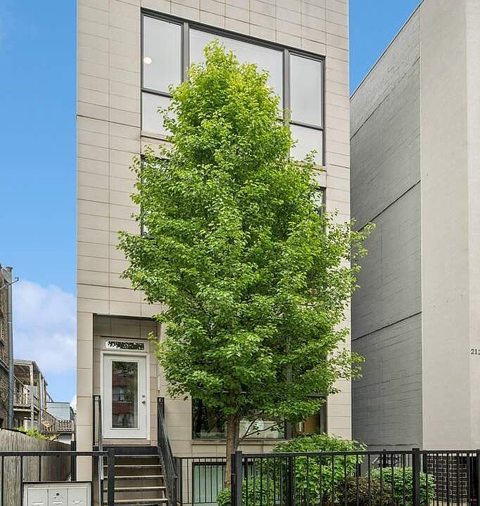 1st image of 2125 N Mozart St #3
