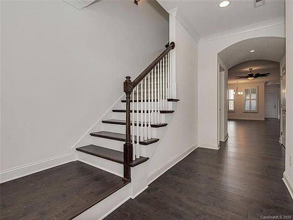 4th image of 110 Mint Ave #B