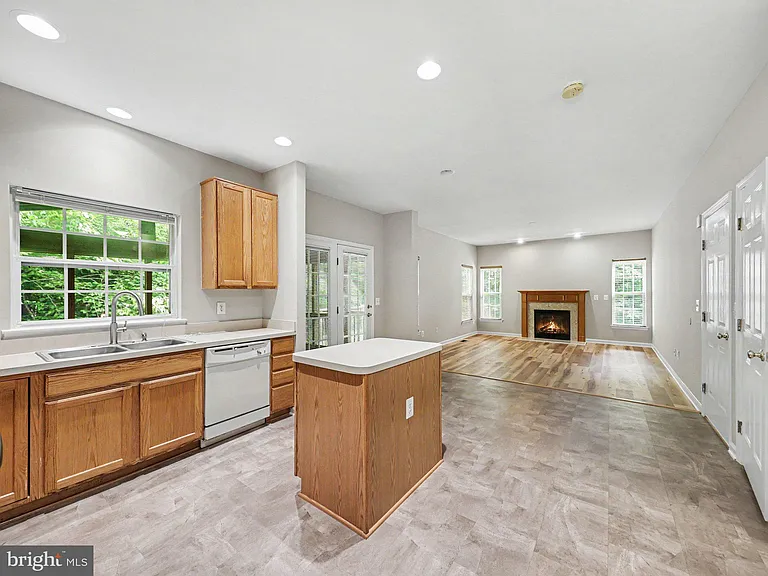 5641 Eppes Island Pl — Photo 4