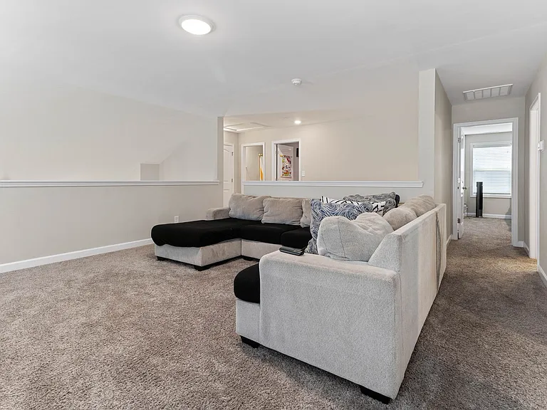 66 Kensington Dr — Photo 29