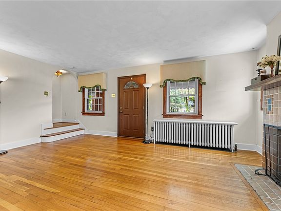 5th image of 320 Morrison Dr