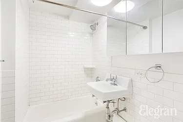 Rented by (Legacy) Elegran