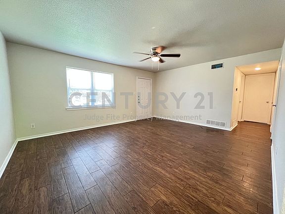 2nd image of 114 Southmanor Ct