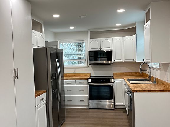 5th image of 847 W Argyle Ave