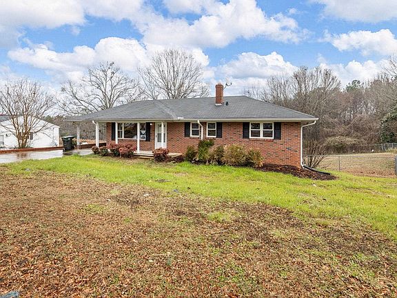 2nd image of 502 Lakeview Hts