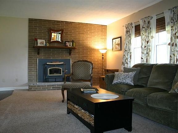 2nd image of 830 Lovetta Dr