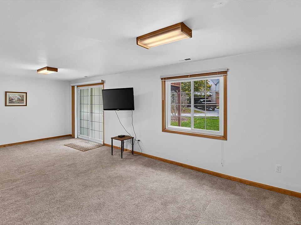 944 Woodridge Hills Dr, photo 25