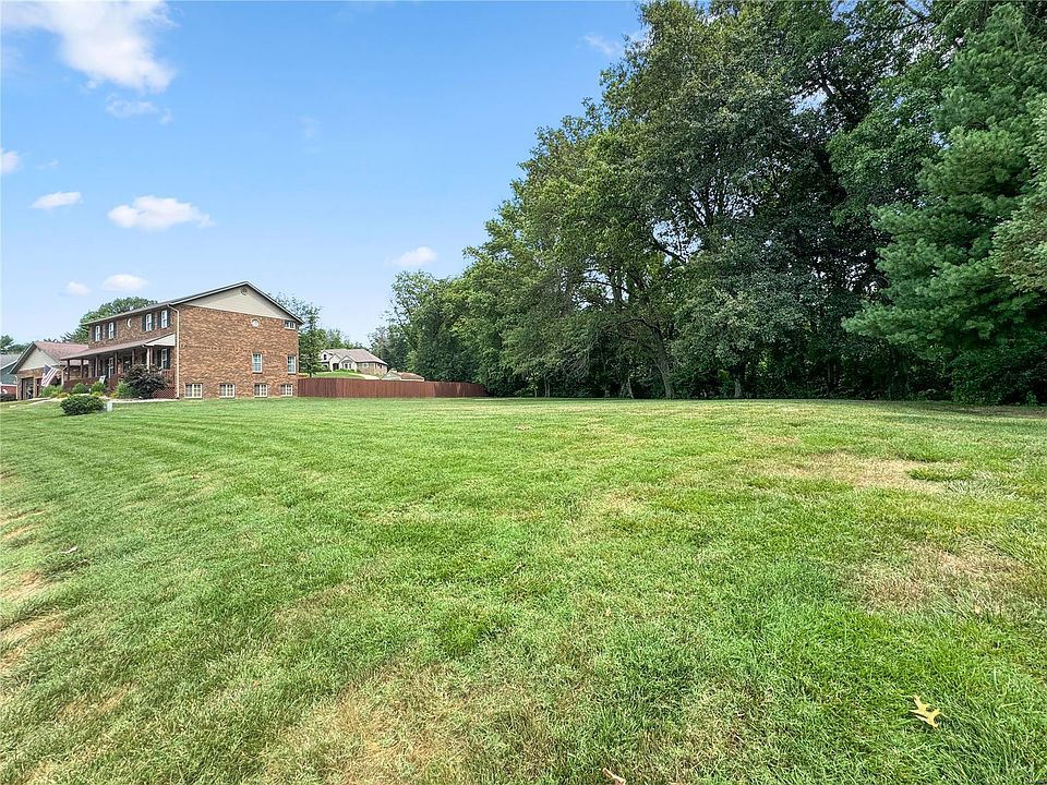 2nd image of 518 Pebble Brook Ln