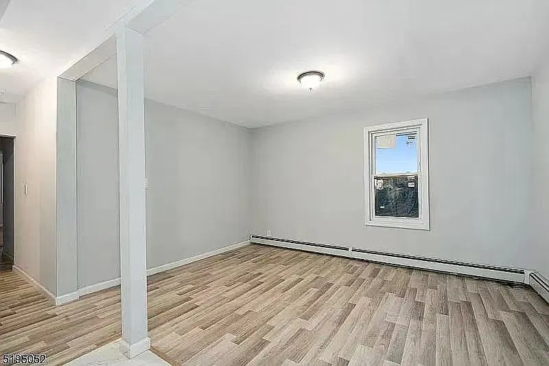 2 bed, 950 sqft, $2,400 — Photo 3