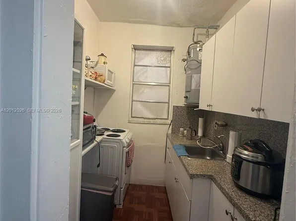 1560 SW 5th St #4, Miami, FL 33135