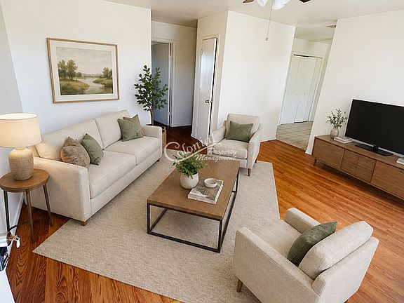 2nd image of 1111 Horizon Dr #C