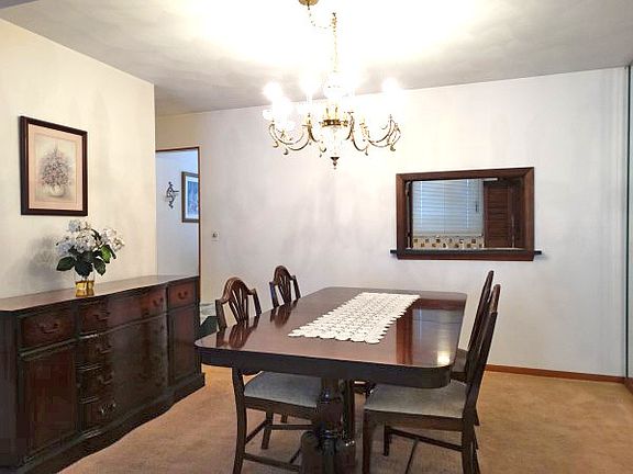 3rd image of 1090 Stonington Ct