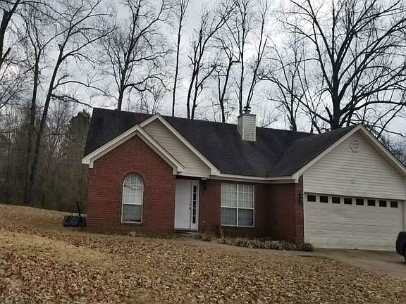 3rd image of 1301 Riverwood Dr