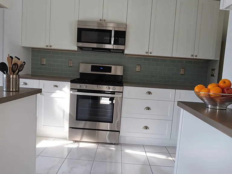 33 Talbot Ln #3 — Photo 1