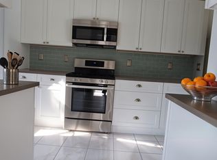 33 Talbot Ln APT 3, Greenwich, CT 06830