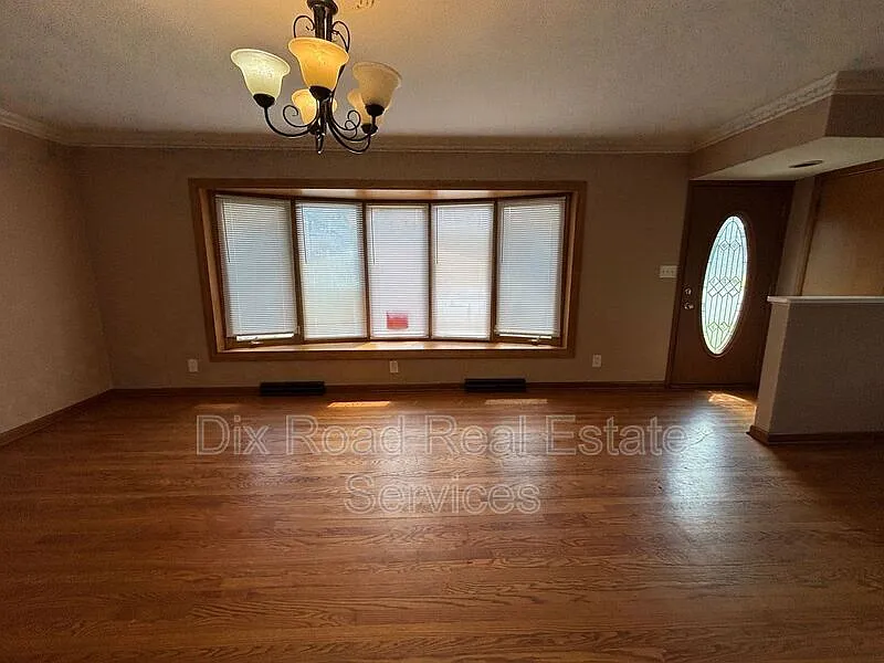 3 bed, 2.0 bath, 1440 sqft, $1,295 — Photo 3
