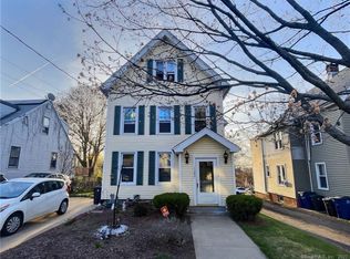 1082 Townsend Ave, New Haven, CT 06512