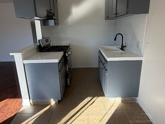 5th image of 13921 Yukon Ave APT 240