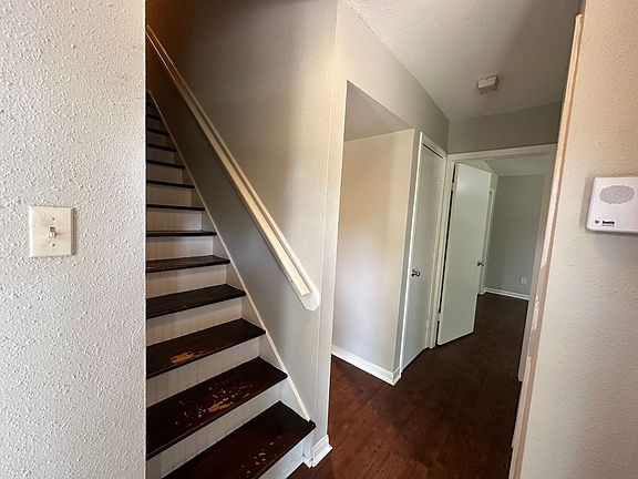 3rd image of 4745 Holly Ln E