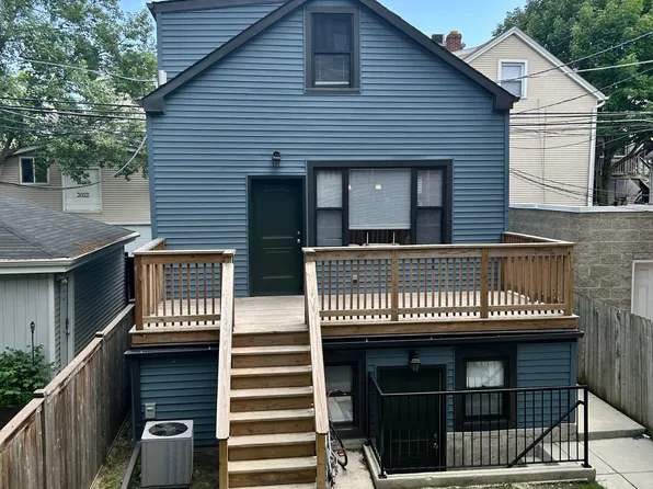3051 N Racine Ave #2R, Chicago, IL 60657