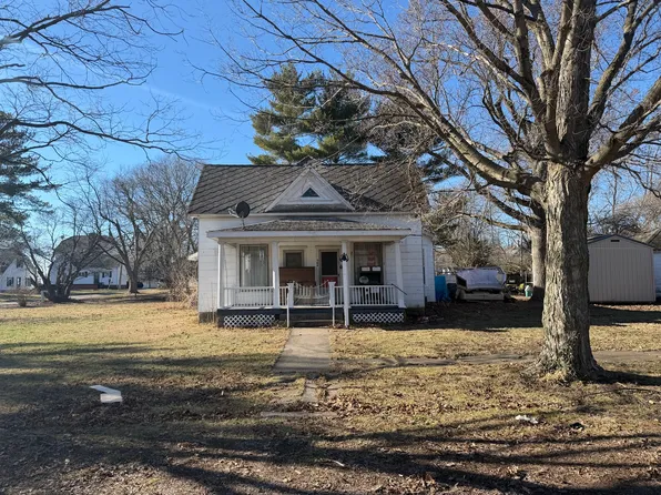 306 S Howard St, Newman, IL 61942