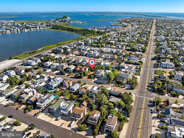 7 W 25th St, Barnegat Light, NJ 08006
