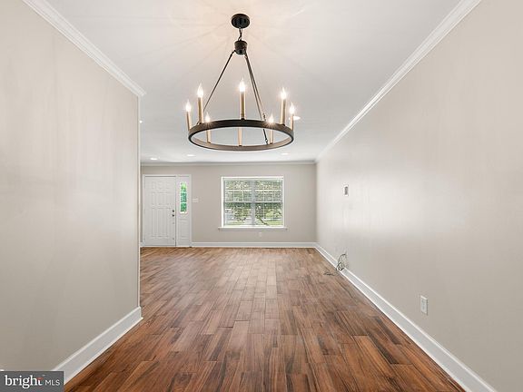 5th image of 167 Cambridge Cir #80