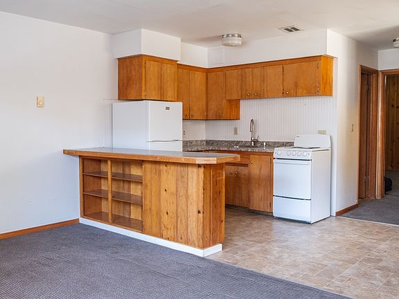 2nd image of 909 W A St #C