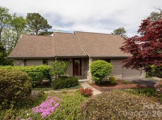 4 Zachary Ridge Rd, Asheville, NC 28804