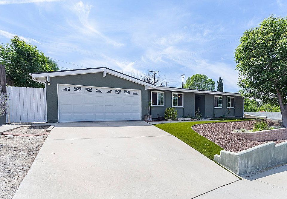 1st image of 152 Thoreau Cir