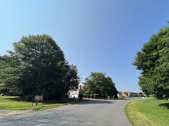5th image of 2003 Meadow Dr