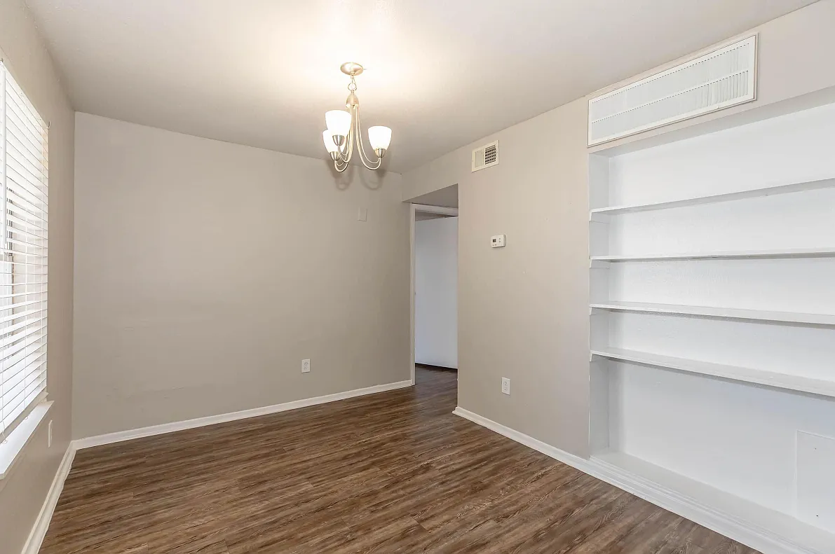 Tidwell Park Apartments — Photo 4