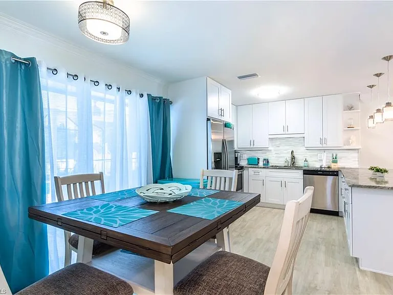 28 Constitution Dr — Photo 12