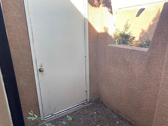 2nd image of 912 San Pedro Dr SE #1-2