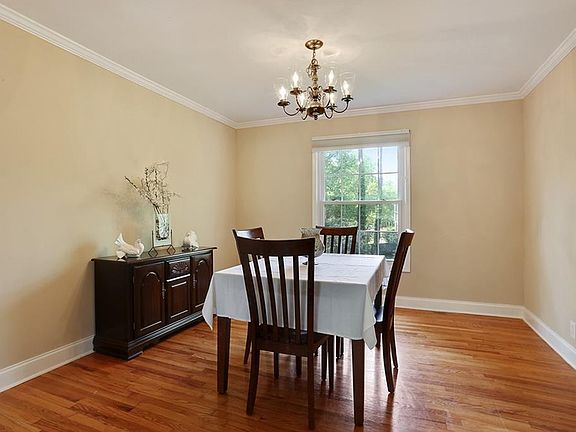 5th image of 3713 Fox Hills Dr SE