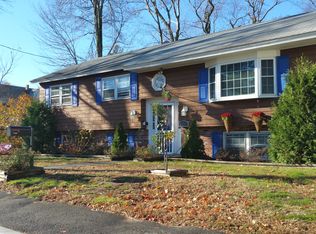 104 Merrill Ave, Lowell, MA 01850