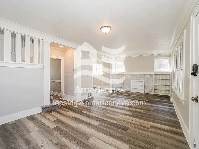 1522868_002_living_room_13679389.jpg