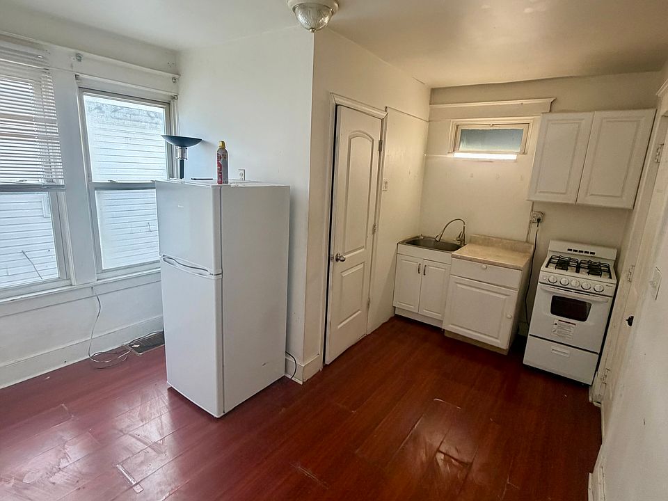 1st image of 6 Hamilton St #3