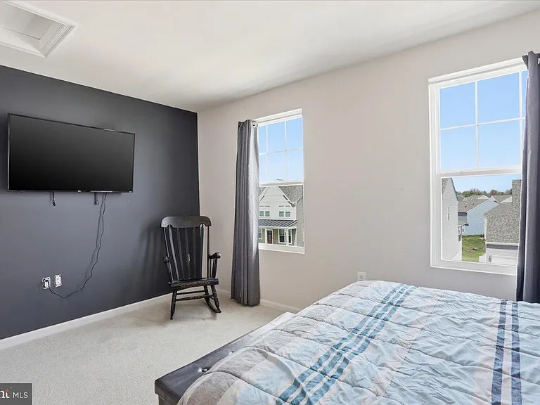 186 Coolidge Ave — Photo 21