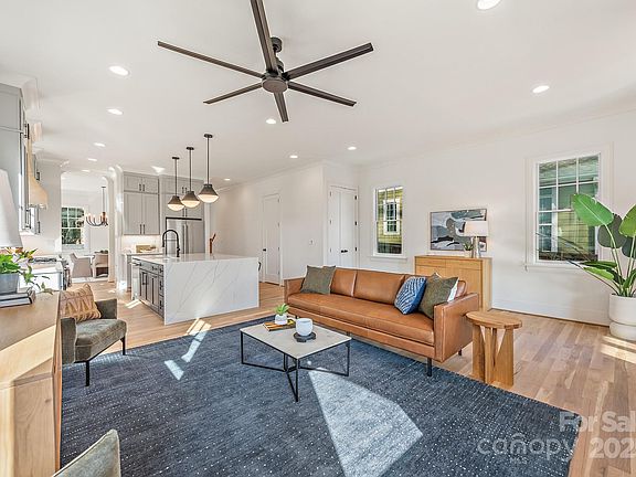 3rd image of 307 Coxe Ave