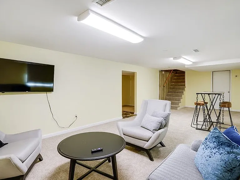 9724 Admiralty Dr — Photo 23
