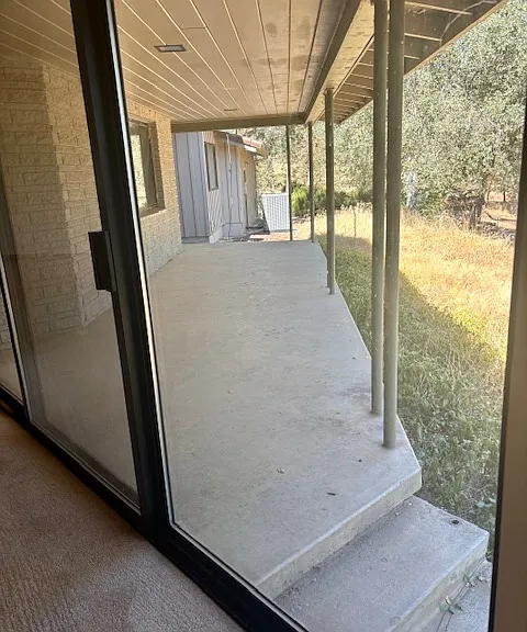 1900 Meadowbrook Dr — Photo 18